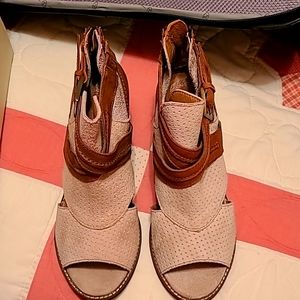Roan Beige Sandals